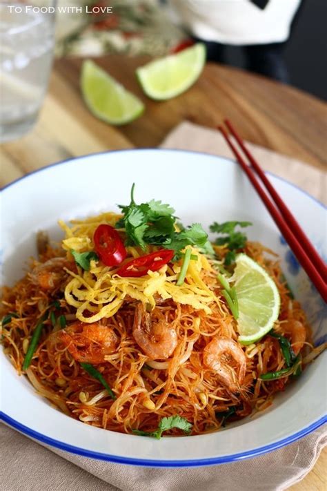 Mee siam, which means siamese noodle in malay, is a dish of thin rice vermicelli, originating from maritime southeast asia, popular in singapore and malaysia. Fried Mee Siam (Vermicelli) with Crispy Shrimp ...