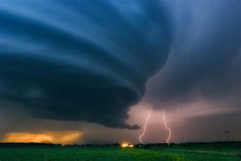 Amazing Storm Photography By Mike Hollingshead Storm Photography