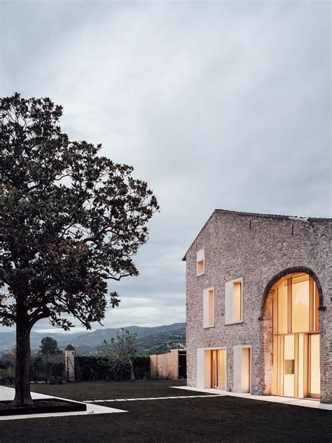 A Country Home In Chievo Verona By Studio Wok Fienili Ristrutturati