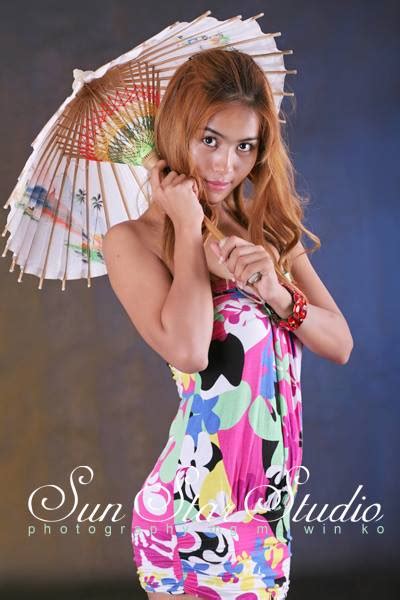 ဖက္ရွင္ျမန္မာဘေလာ့ဂ္ Myanmar Hot Sexy Model Shwe Sin