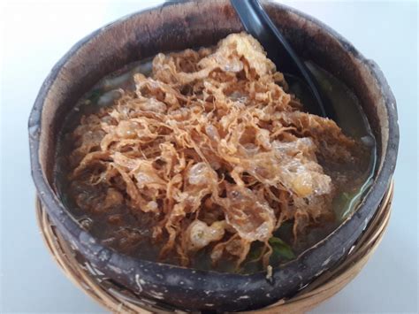 Restaurant is a bit small compared to the volume of customers. JJCM : Laksa Telur Bersarang di Manjung | CeLoteh MJ