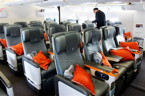 It's very likely that my next trip to singapore with my spouse and kids will be in premium economy! Review: Singapore Airlines 777-300ER Premium Economy (SIN ...
