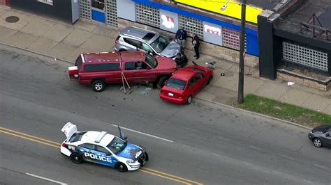 Driver Suffers Heart Attack Causing 3 Car Crash On Detroits