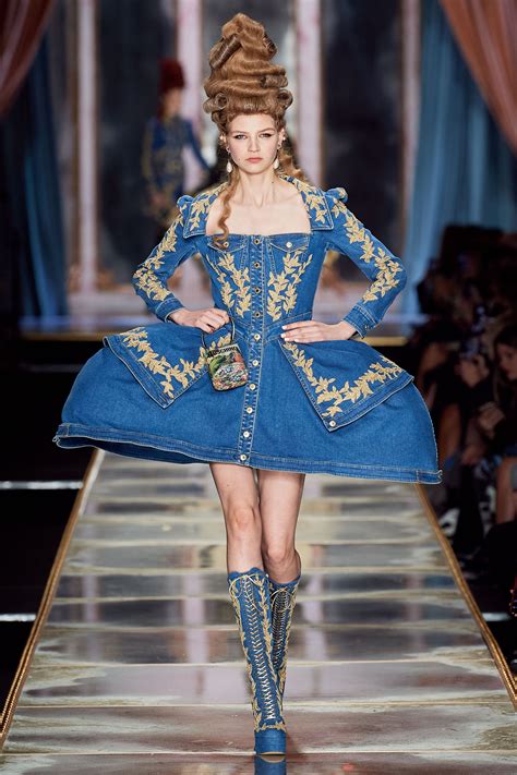 Moschino Fall 2020 Ready To Wear Fashion Show Vogue Milan Fashion