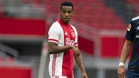 The deal is based on a free transfer. Ajax beloont goede ontwikkeling met vierjarig contract