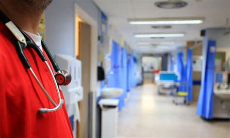 Apprentice Nurses Could Treat Hospital Patients In Bid To Tackle