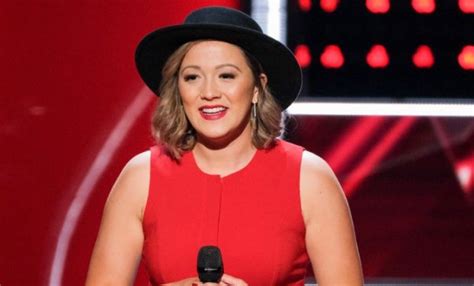 Lauren Hall On ‘the Voice Flaunts Close Up Curves In Bikini Pics