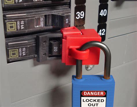 Brady Single Pole Breaker Lockout 120277 Clamp On Lockout Type