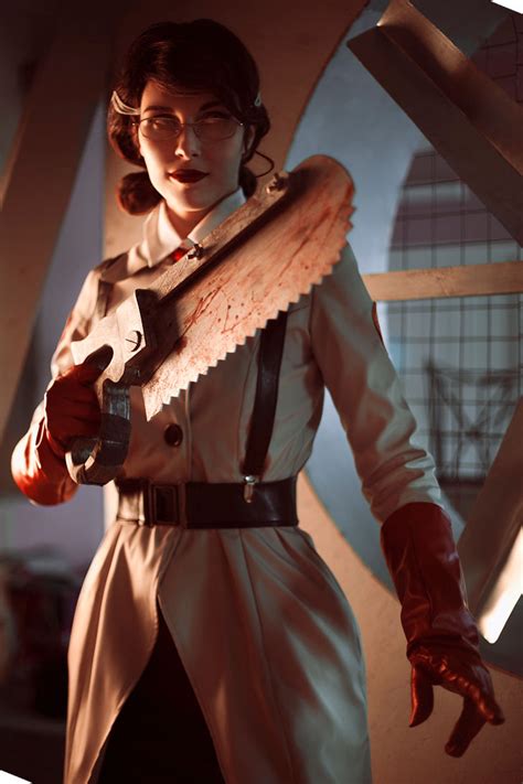 Female Medic From Team Fortress 2 Daily Cosplay Com