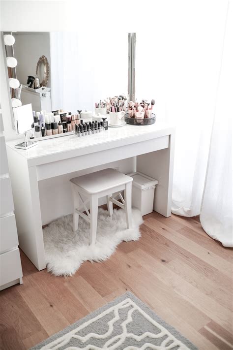 Schminktische für schlafzimmer sind so konzipiert, dass sie jeden tag oder jede nacht zuversichtlich angehen können, während sie ihrem schlafzimmer einen wesentlichen hauch von klasse hinzufügen. Ikea Schlafzimmer Pinterest | Mein Schminktisch - Im ...