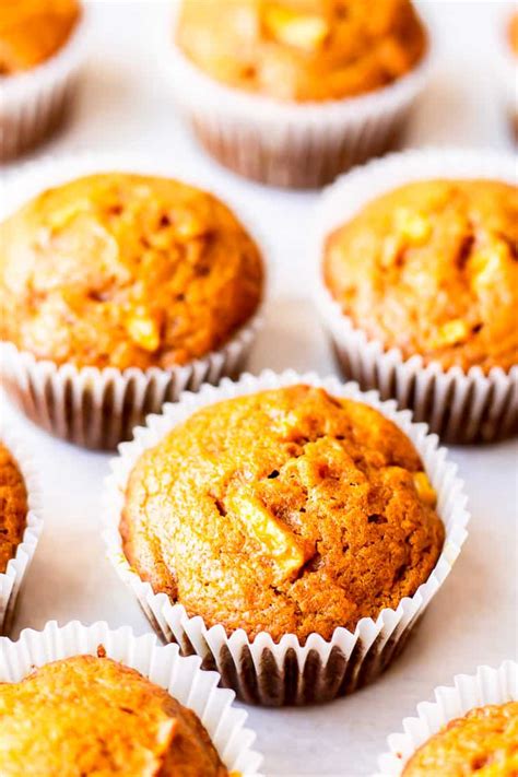 Find muffin ideas, recipes & menus for all levels from bon appétit, where food and culture meet. EASY Pumpkin Apple Muffins Recipe - Delicious Little Bites