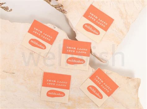 Ini label adalah jasa pembuatan label baju partai kecil tanpa minimum order yang besar. Desain Ukuran Label Baju - Wellwish Creative