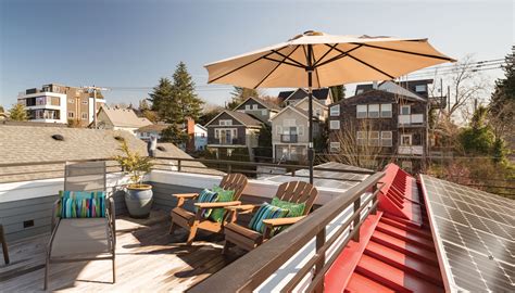 The New Rooftop Deck of This 100-Year-Old Leschi House Combines Tech