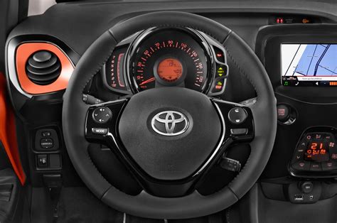 Bildergalerie Toyota Aygo Schr Gheck Baujahr Heute Autoplenum De