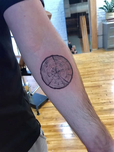 Small simple tattoos can be the most meaningful and cute if you can come up with a creative artistic whether it's a classic star shape or a string of smaller ones that combine to create a constellation. First tattoo! Fresh tree rings | Small nature tattoo ...