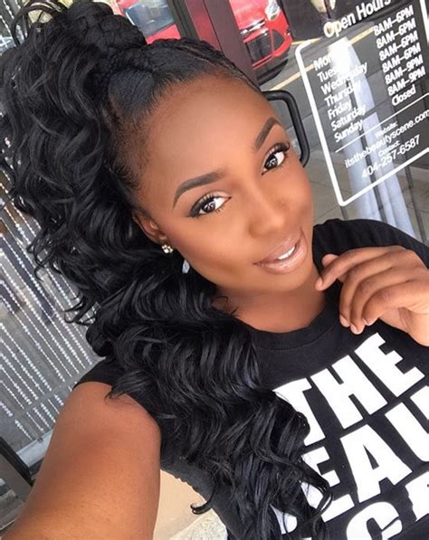 This ponytail with bangs is a super funky yet sassy hairstyle. Gorgeous ponytail via @hairbymakiesha - https ...