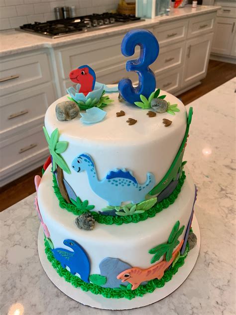 Pin By Carolina Cabascango On Cumpleaños 1 Hf Dinosaur Birthday Cakes