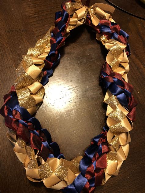 Ribbon lei | Graduation leis, Red graduation, Homecoming mums diy