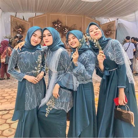 Complete your dashing look with modish shawls and hijab. bridesmaid dresses hijab muslim simple | bridesmaid ...