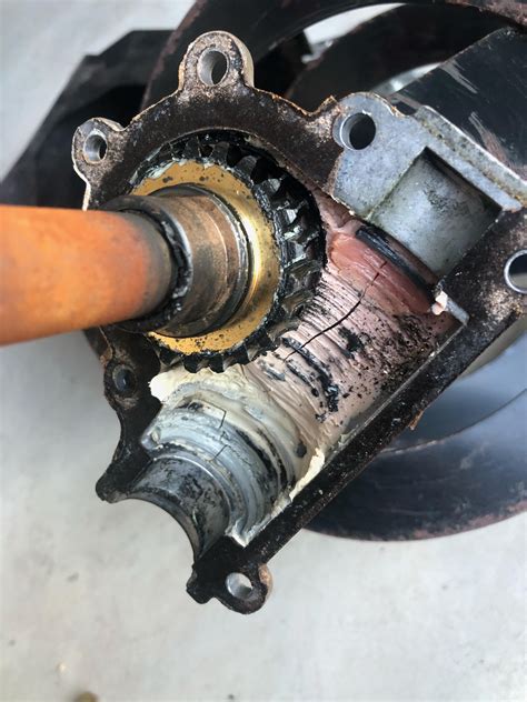 Craftsman Snowblower Gearbox repair : r/Snowblowers