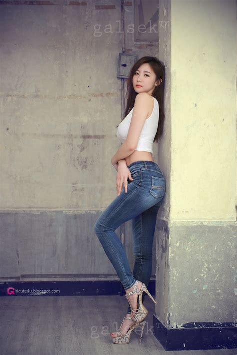 Yeon Da Bin White Top And Jeans ~ Cute Girl Asian Girl