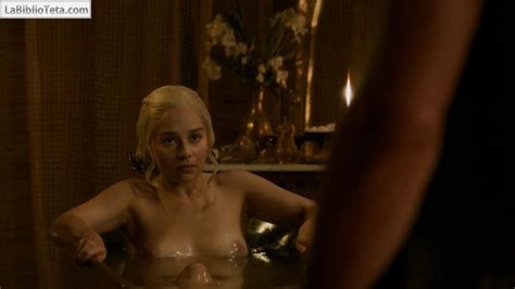 Emilia Clarke Desnuda En Juego De Tronos X La Biblioteta