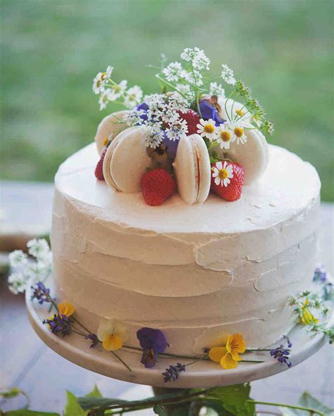 With wedding cake ideas from modern to floral and everything in the amazing thing about wedding cakes, and even cupcakes if you prefer, is how incredibly versatile they are. 19 Beautiful Single Layer Wedding Cakes | Hong Kong ...