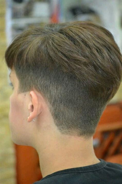 Salon povera features short bob with buzzed undercut clippers. 198 best images about Just napes on Pinterest | Asymmetric ...