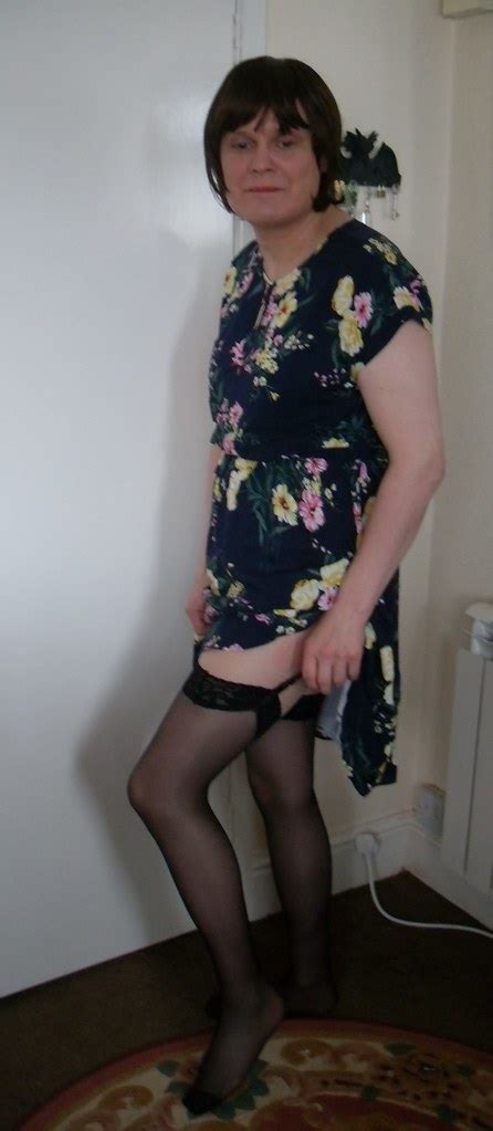 sdc11988 stocking and suspender flash on my summer dress … flickr