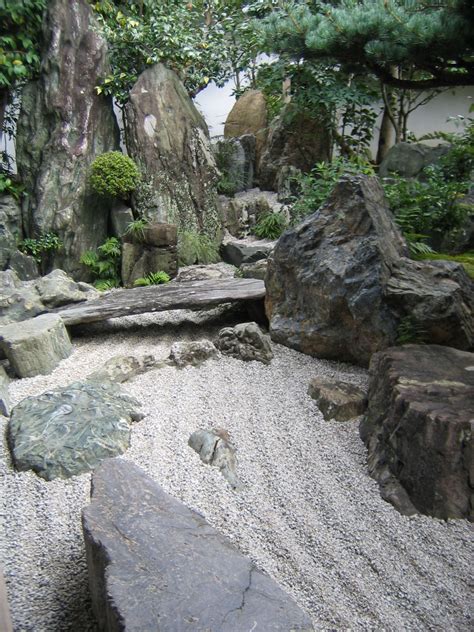 Zen gardens are spaces specifically created to promote things like peace of mind, calm, meditative peace, and serenity. 10 Garden Ideas to Steal from Japanese Zen Masters ...
