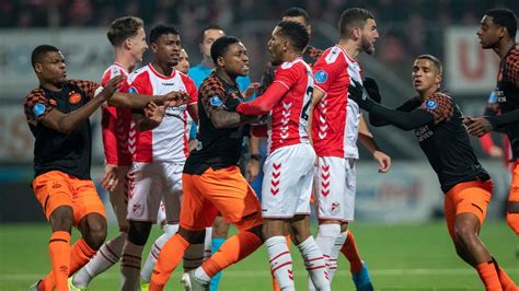 Fc emmen vs psv eindhoven: Psv Emmen 2020 - FC Emmen vs PSV prediction - TipLeader ...