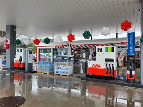 Eröffnungfeier Avia Tankstelle Und Spar Expess Shop In Egg Zh