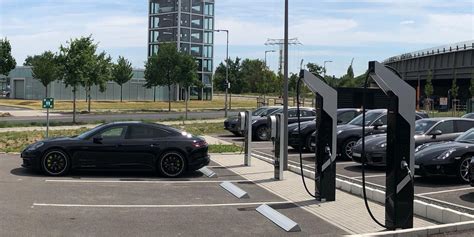 Porsche connects its first ultra-fast 800-volt charging station to the