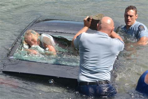 New Zealand Police Rescue Drowning Woman From Car Photos Huffpost