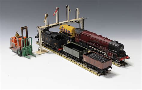 A Collection Of Hornby Dublo Three Rail Items Including An Edp2 Lms