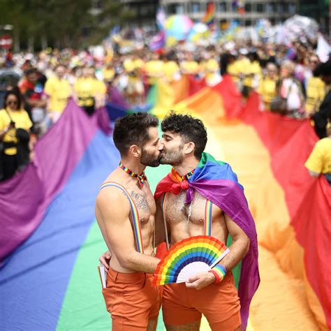 Top 47 Imagen Pride Festival Abzlocal Fi
