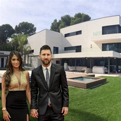 Me gustaría saber donde está la casa de lionel messi que tiene en castelldefels (barcelona) para ir a verla, con calle y número o referencia que me llegue a ella. Una casa en la Toscana con sorpresa