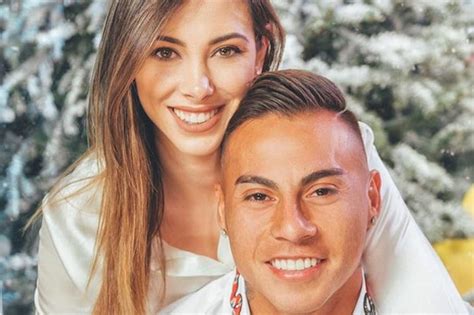 Luego de que una serie de rumores especularan sobre la ruptura amorosa entre eduardo vargas y daniela colett , el futbolista confirmó que están más que reconciliados con una bella fotito en sus historias de instagram. Las esposas y novias más hermosas de futbolistas mexicanos ...