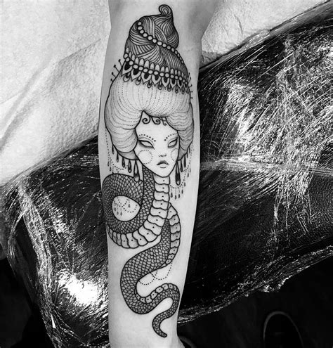 Lady Snake By Anka Lavriv Ankatattoo Tattoos For Women Skull