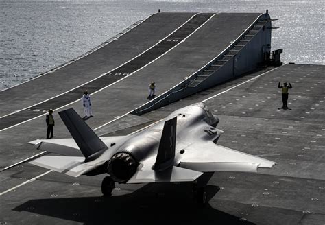 First Uk F 35 Lightning Jets Land On Hms Queen Elizabeth Royal Air Force