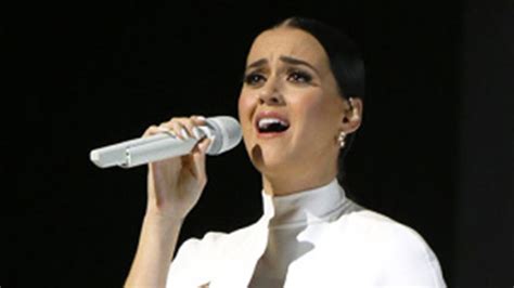Katy Perrys Very Emotional Performance At Grammys 2015 Youtube