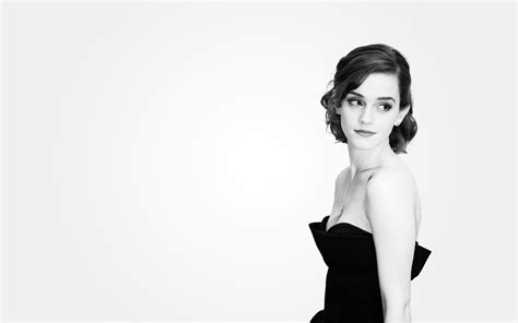 Emma Watson Cleavage Wallpaper Coolwallpapersme