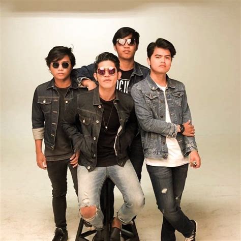 Untuk tidak mengecewakan pelawat yang bertanya, dapat kami bantu dengan memberikan istilah kepujian itu mengikut sistem pendidikan tinggi luar. Biodata Cherpen Band, Kini Popular Dengan Lagu Pasti ...