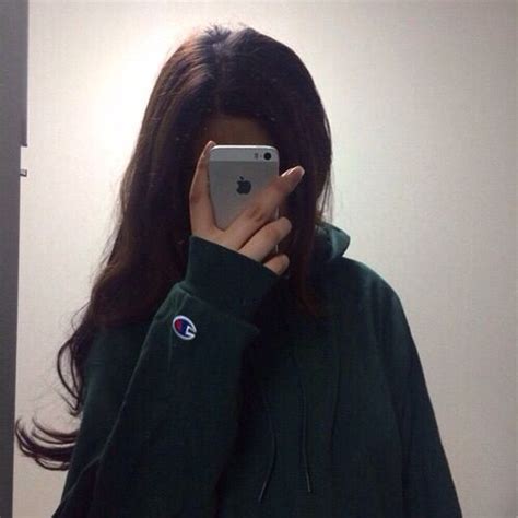 With products directly supplied by our factory, there is no hidden charges, no commission and no middle profits. Pin by Joyce Kim on 스포티룩 | Girl hiding face, Stylish girl ...