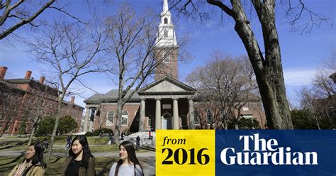 Harvard To Ban Members Of Single Sex Clubs From Student Leadership