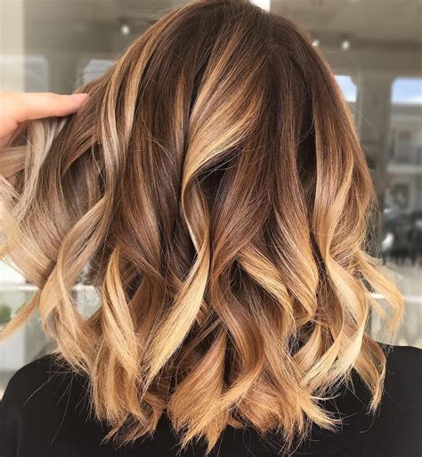 🤩🍯🤩 this bright caramel balayage 🤩🍯🤩 such a perfect look for spring by suetyrrellstylist