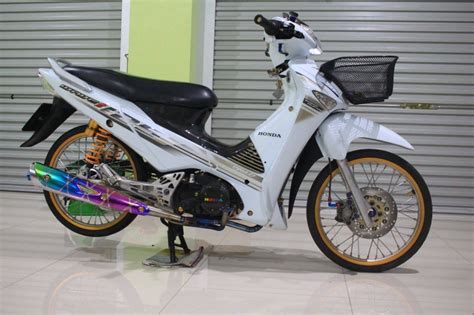 It is available in 3 colors, 1 variants in the malaysia. Honda Wave 125i độ đầy chất chơi của biker Thái | Show xe ...