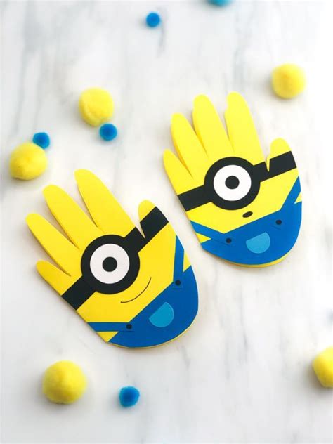 I decided i wanted to make a 'minion' card but as yet, as far as i know, there are no crafty die cut shapes of a minion. Simple Handprint Minion Card Craft For Kids | Minion card ...