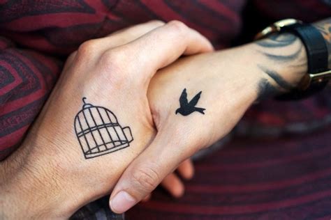 Tatuajes De Pájaros Volando ¿solos O Acompañados Tatuantes