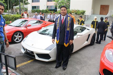 Sebab yang saya memilih datuk wan mohammad sani salleh kerana saya tidak sangka beliau adalah bermula kareer sebagai seorang penyanyi kini menjadi seorang pengusaha bas ekpress bumiputra yang berjaya. PERMATA UM'02 | PERSATUAN MAHASISWA TERENGGANU UNIVERSITI ...